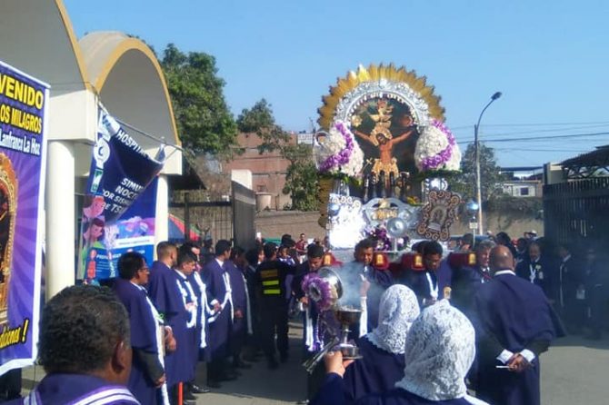 HOSPITAL CARLOS LANFRANCO LA HOZ RECIBE VISITA DEL SEÑOR DE LOS MILAGROS