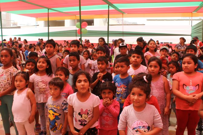 SHOW INFANTIL Y ENTREGA DE REGALOS PARA USUARIOS LANFRANQUINOS