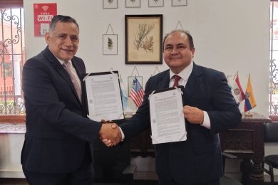 HCLLH FIRMA CONVENIO CON LA UNIVERSIDAD SAN JUAN BAUTISTA