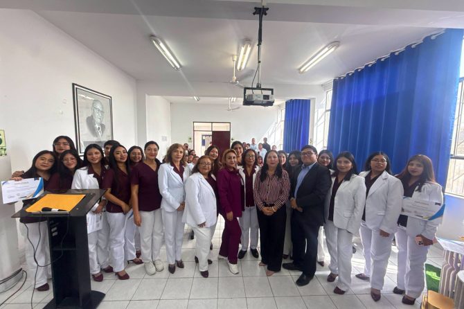 CEREMONIA DE CLAUSURA DEL INTERNADO DE LAS ESTUDIANTES DE OBSTETRICIA DE LA UNIVERSIDAD NACIONAL MAYOR DE SAN MARCOS, UNIVERSIDAD NACIONAL DE SAN MARTÍN DE PORRES Y UNIVERSIDAD NACIONAL FEDERICO VILLARREAL